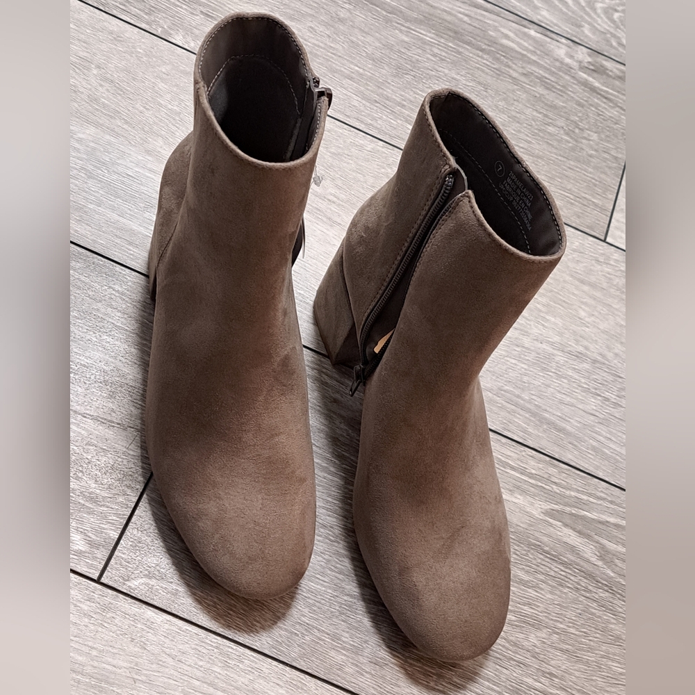 Brand New Time And Tru Stylish Tan Ankle Boots